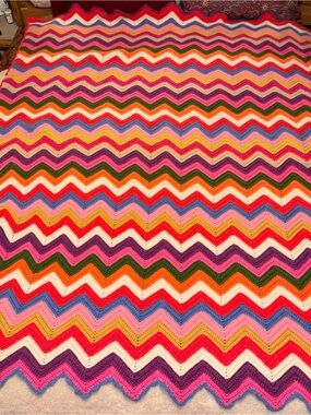Handmade Chevron Crochet Blanket - Multicolor
